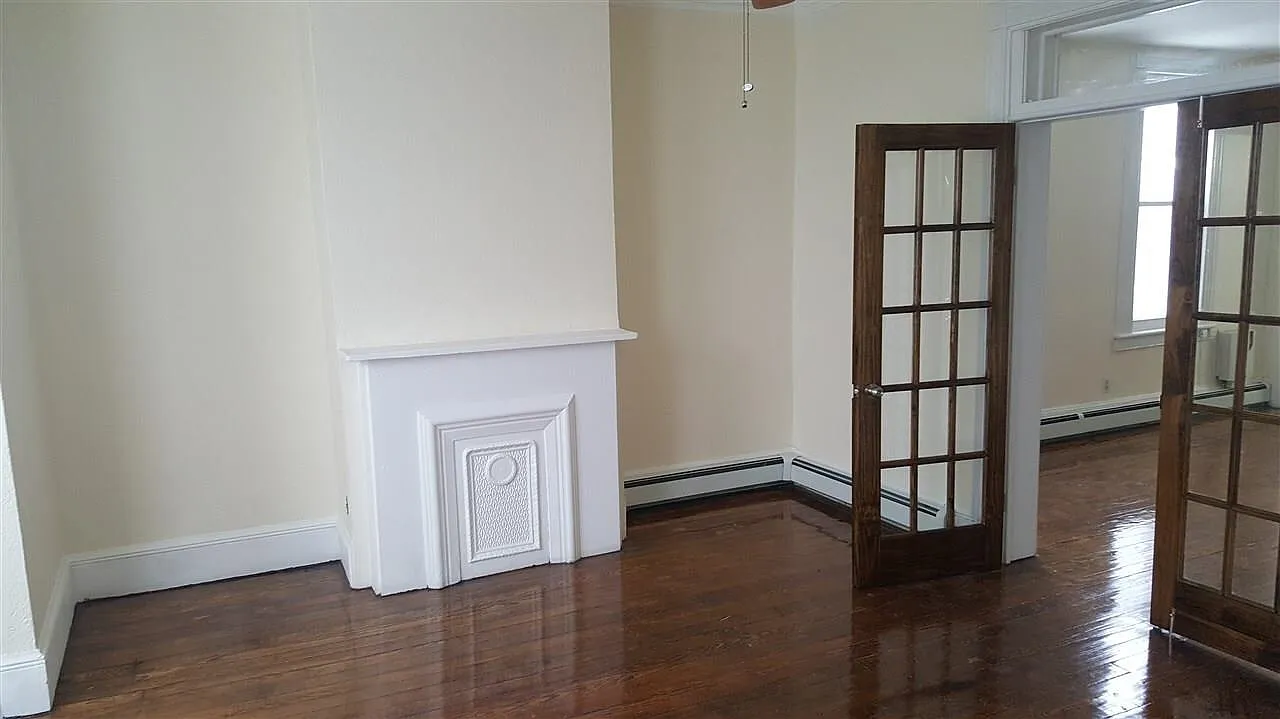 2 bed, 1.0 bath, 1250 sqft, $2,800 — Photo 4