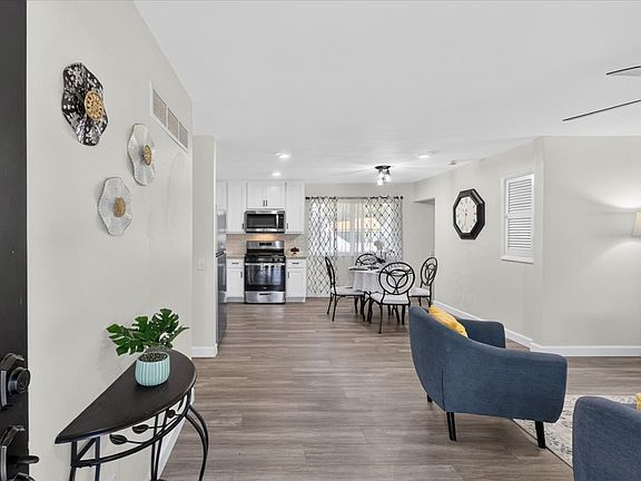 3rd image of 940 Lees Ln