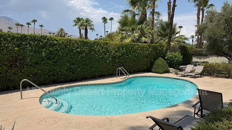 1st image of 550 El Cielo Rd Unit 3