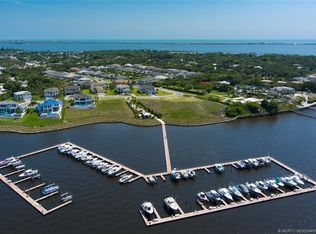 2585 NE Evinrude Cir, Jensen Beach, FL 34957