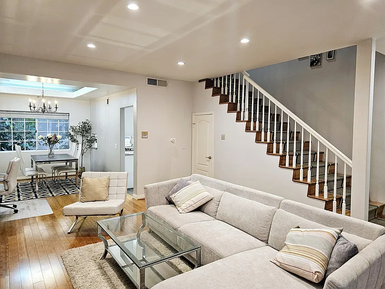 4080 Tujunga Ave #104 — Photo 2