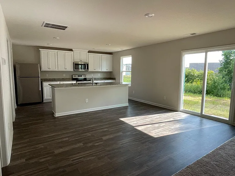 313 Turning Lake Dr — Photo 4