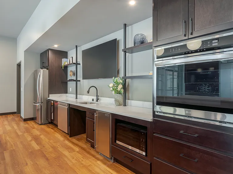 Karrick Apartments — Photo 10