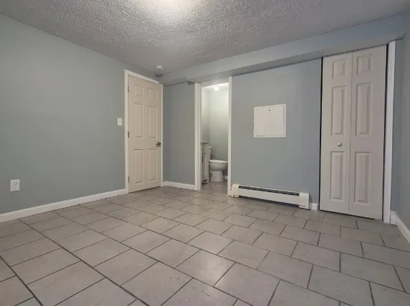 107 S Morris St APT E, Lexington, IL 61753