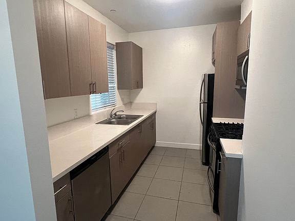 3rd image of 1745 N Western Ave #201
