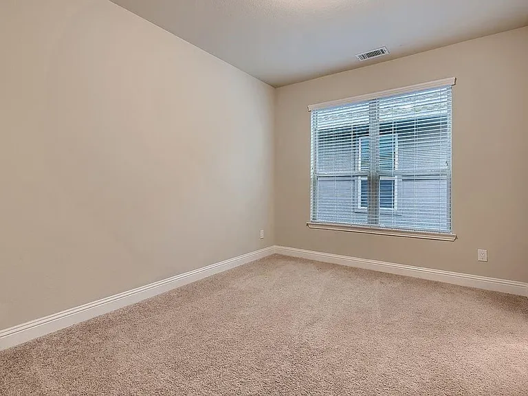 4113 Broadway Ave — Photo 18