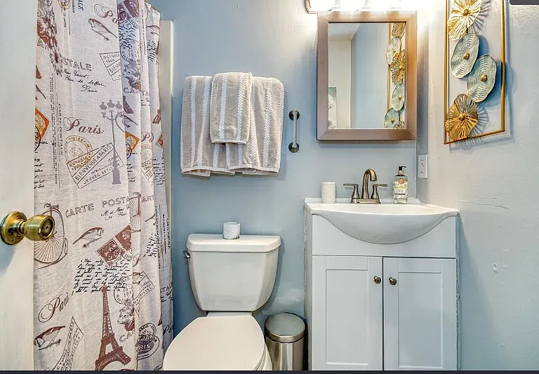 2350 Gregory Dr — Photo 8