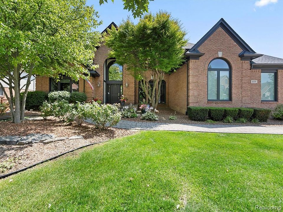 1st image of 619 Springview Dr