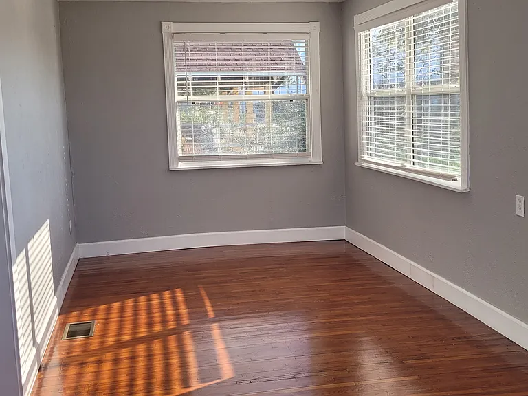 403 Earl St #1 — Photo 8