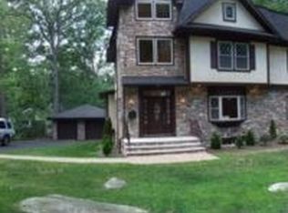 24 Mountain Rd, Verona, NJ 07044