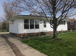 7473 Malibu Dr, Parma, OH