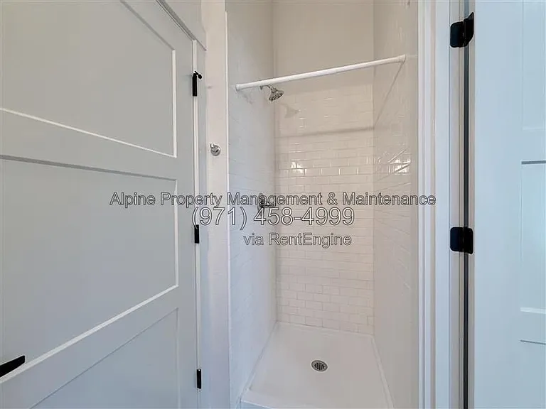 1935 SE 11th Ave #4 — Photo 8