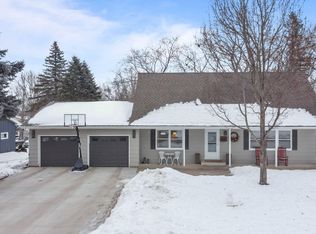 538 Sunset Ln N, Cambridge, MN 55008
