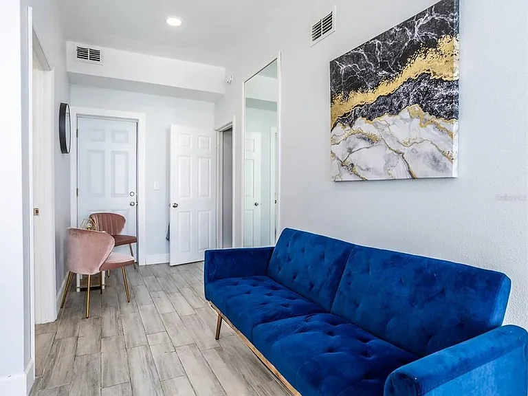 4401 Lenmore St #3 — Photo 8