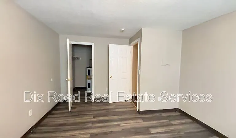 739 Trumbull St #9 — Photo 8