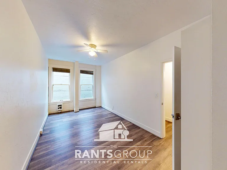 Thompson Apartments — Photo 15