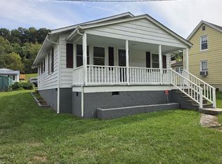 906 W Main St, Saltville, VA 24370