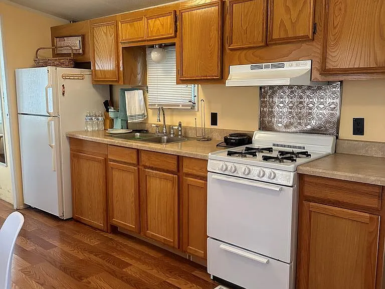 10 Colorado River Dr — Photo 5