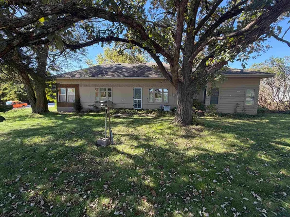 509 E 2nd St, Peterson, IA 51047