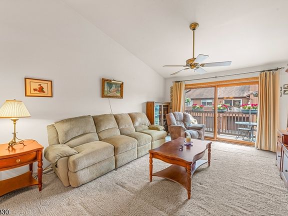 3rd image of 154 Drake Ln