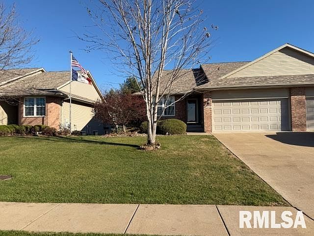 5377 Red Fox Rd, Bettendorf, IA 52722 | Zillow