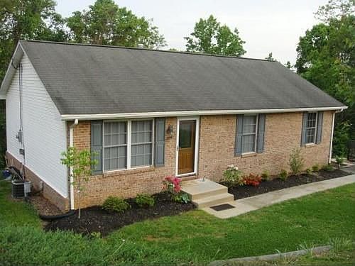 1st image of 744 Bexhill Dr