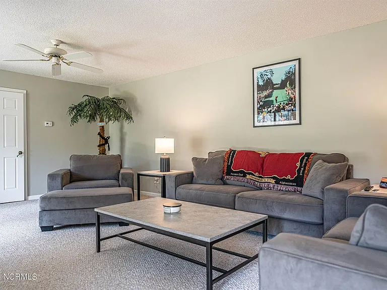 215 Plantation Dr — Photo 37
