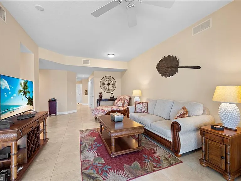 6815 Ascot Dr #102 — Photo 17