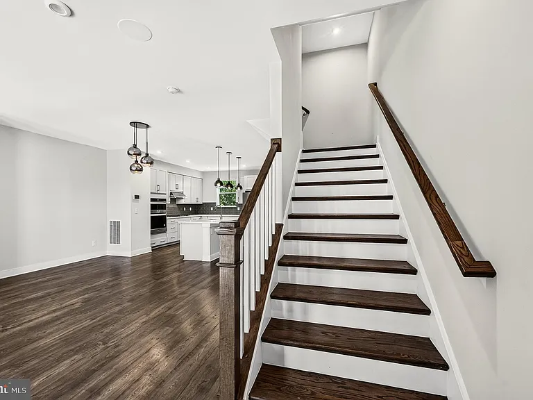 1013 S Taylor Ct — Photo 26