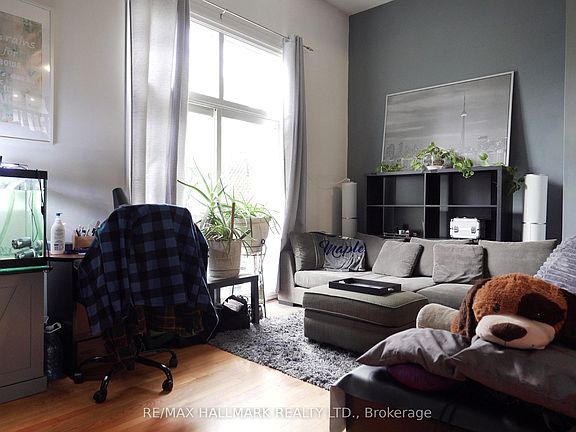 4th image of 1330 Trowbridge Dr #42