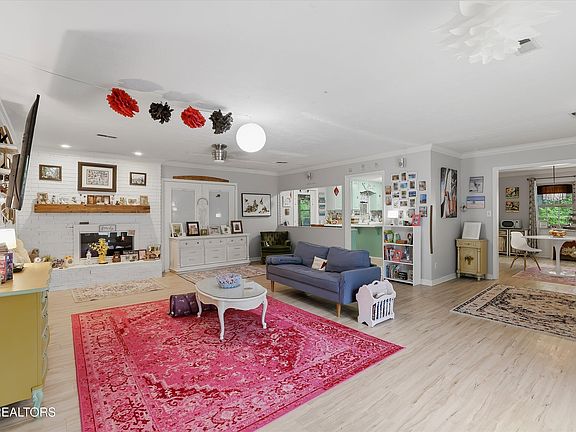 4th image of 7941 Castlecomb Rd