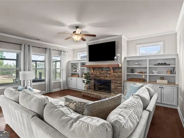 549 Riverwalk Manor Dr, Dallas, GA 30132