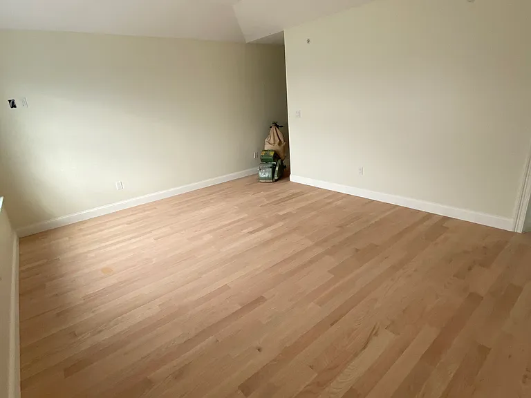 162A Gainsborg Ave E — Photo 8