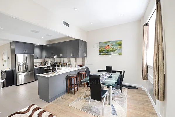 Rented by Peter Ashe | media 2