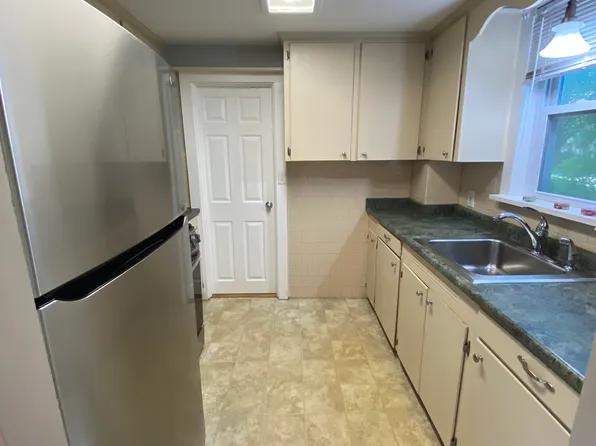 5 Milford St #B, Medway, MA 02053