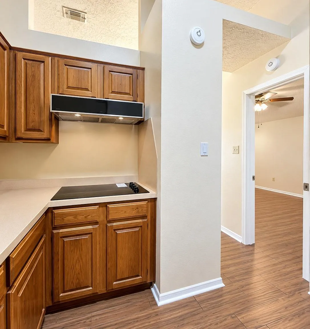 3 bed, 2.0 bath, 1617 sqft, $1,875 — Photo 4