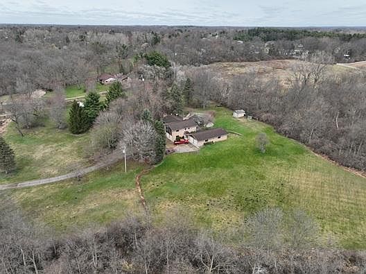 4th image of 9595 Carpenter Rd