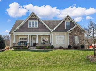 217 Shepherds Bluff Dr, Mooresville, NC 28115