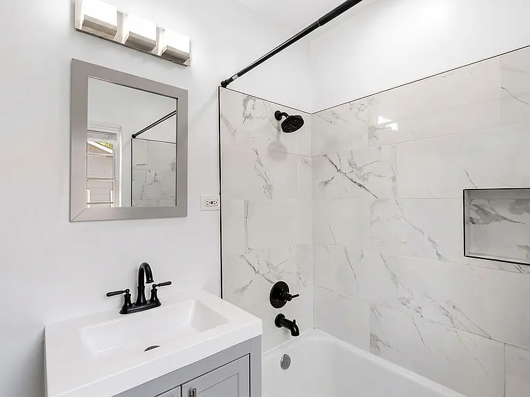 1045 Riverside Dr #D-3 — Photo 1
