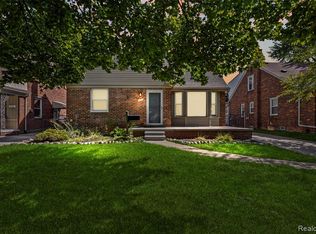 8478 Hazelton St, Dearborn Heights, MI 48127