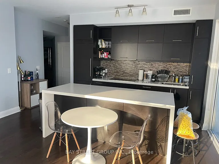 1080 Bay St #510 — Photo 1