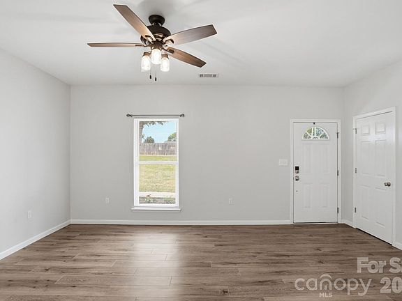 2nd image of 2507 Leroy Ave