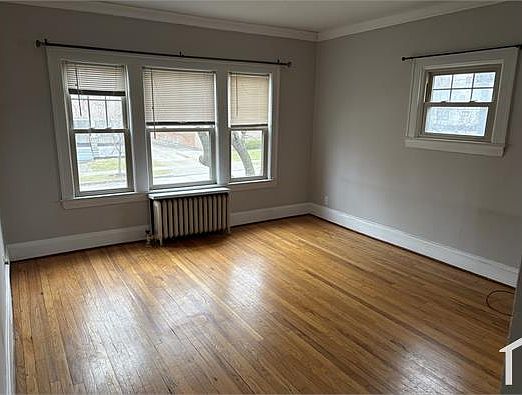 2nd image of 1292 Cove Ave #5