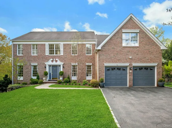 34 Eagle Court, White Plains, NY 10605