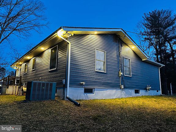 3rd image of 1001 New Brooklyn Rd