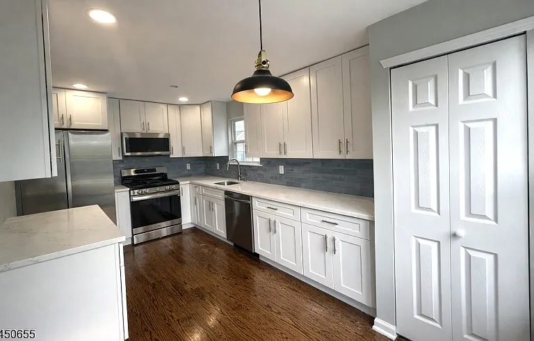 2501 Vantage Ct — Photo 7