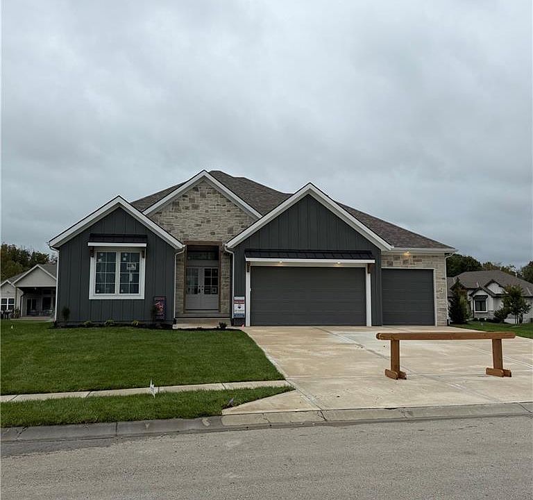 1st image of 2304 Foxtail Dr