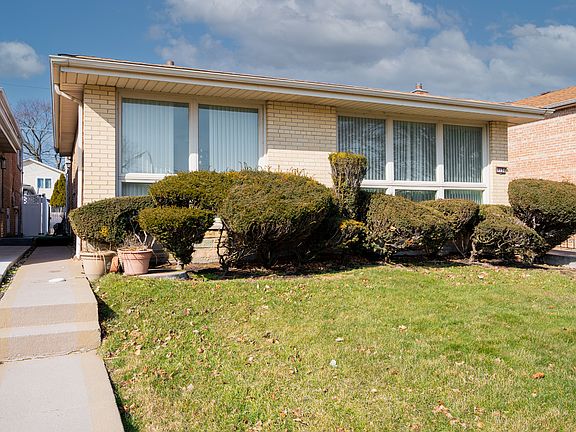 2nd image of 9134 S Oglesby Ave