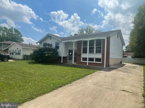 140 Spruceglen Dr, Newark, DE 19711