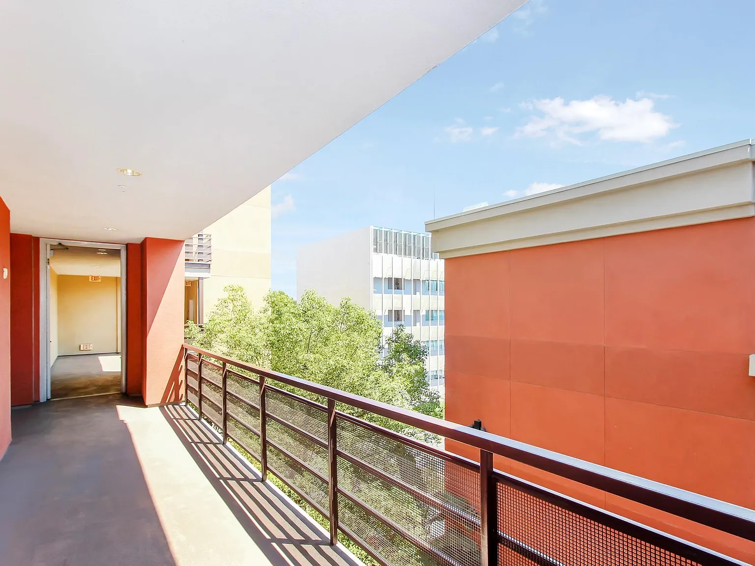 1 bed, 1051 sqft, $3,100 — Photo 2